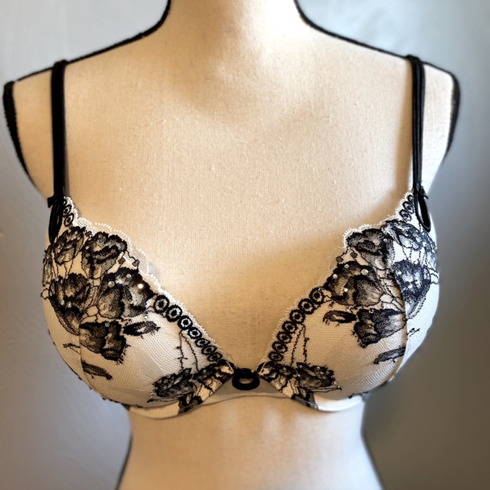 Victoria Secret Black & White Push-Up Bra 36B